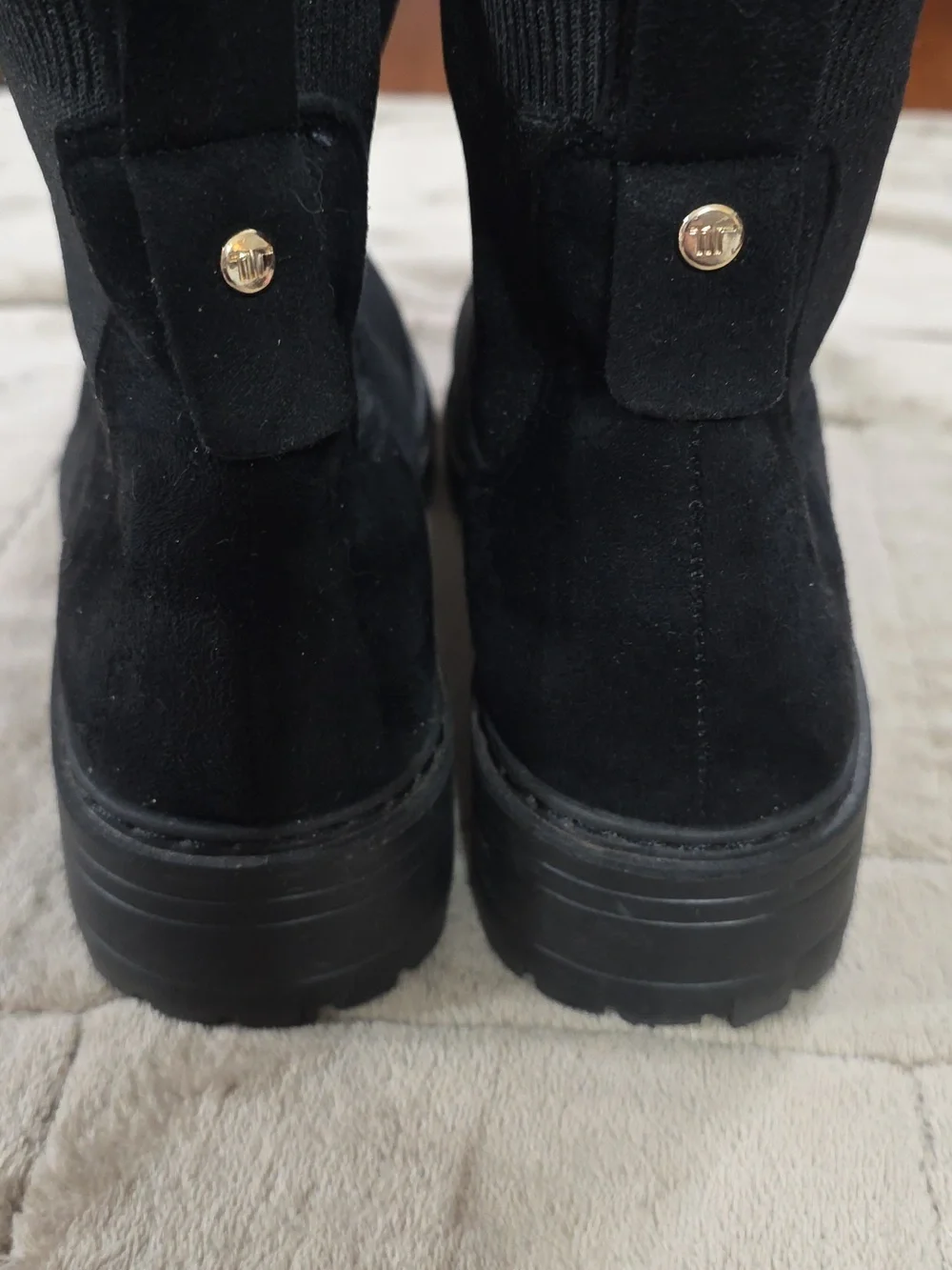 London Fog Women's Black Faux Suede Ankle Boots Pull-On Chunky Sole Sz 8 **READ*